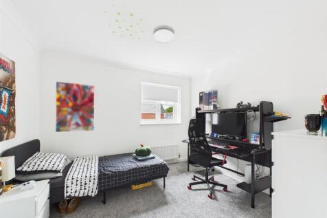 bed 2.jpg