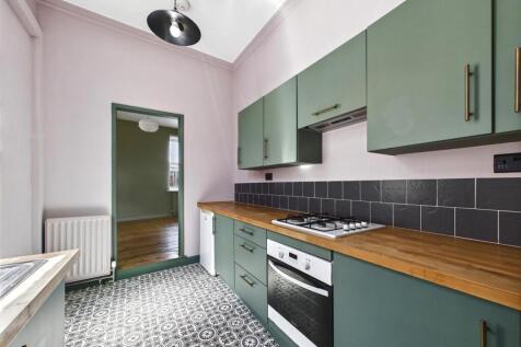 Kitchen 2.jpg