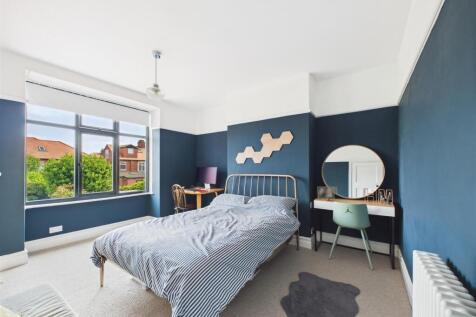 bed 2.jpg