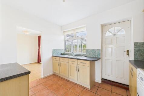 Kitchen 2.jpg
