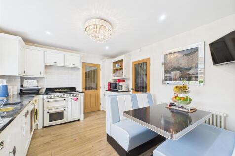 Kitchen 3.jpg