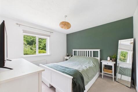 bed 1.jpg