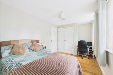 bed 1 2.jpg