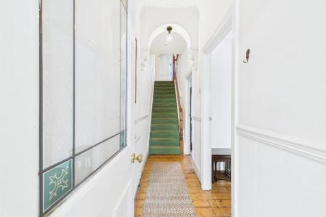 Hall 2.jpg