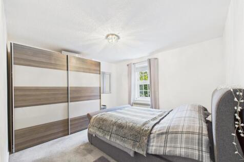 bed 1.jpg
