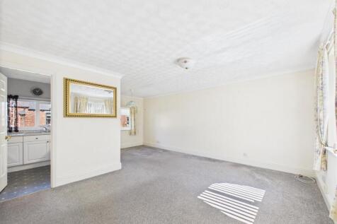 LOUNGE 2.jpg