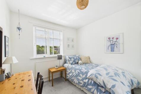 bed 4.jpg