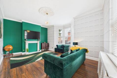 Lounge 3.jpg