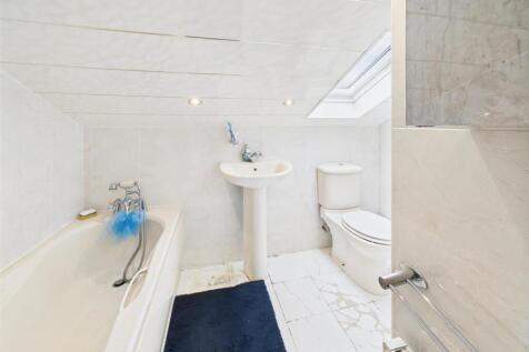 2nd Bath 2.jpg