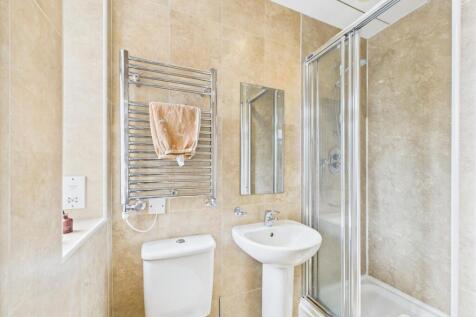 en suite 2.jpg
