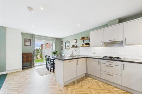 kitchen 1.jpg