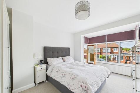 bed 1.jpg