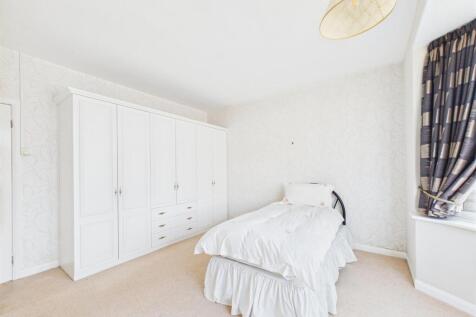 bed 1 2.jpg