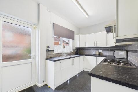 Kitchen 2.jpg