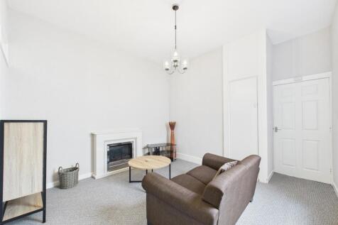 lounge 1.jpg