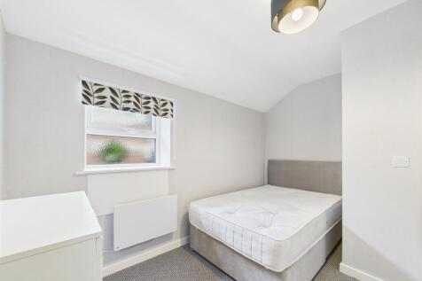 bed 2.jpg