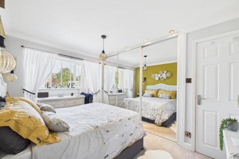 bed 1.jpg