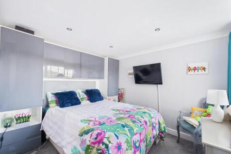 bed 2.jpg