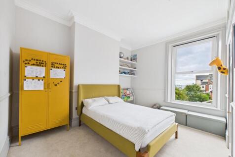 bed 2.jpg
