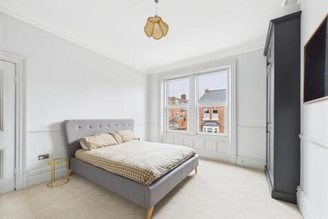 bed 1 2.jpg