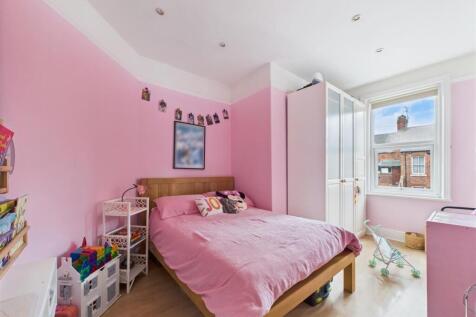 bed 2.jpg