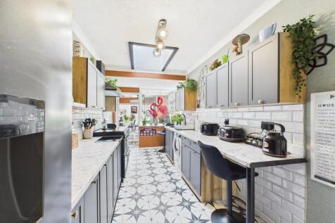 Kitchen 3.jpg
