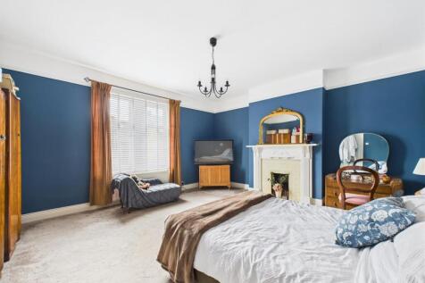 bed 1.jpg