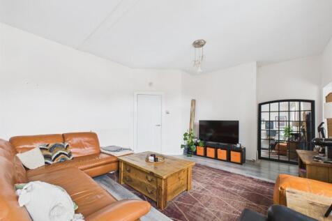lounge 3.jpg