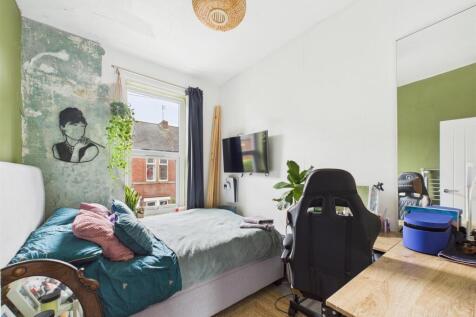 bed 2.jpg