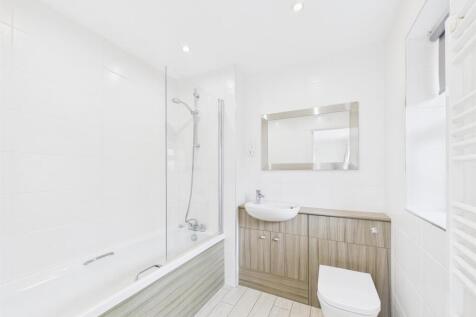 en-suite 1.jpg