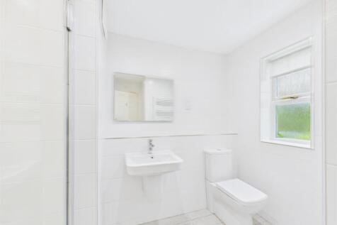 en-suite 2.jpg
