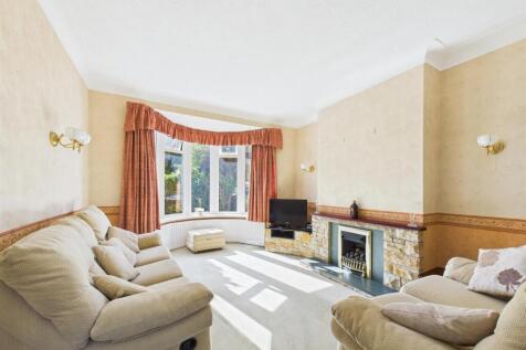 lounge 1.jpg