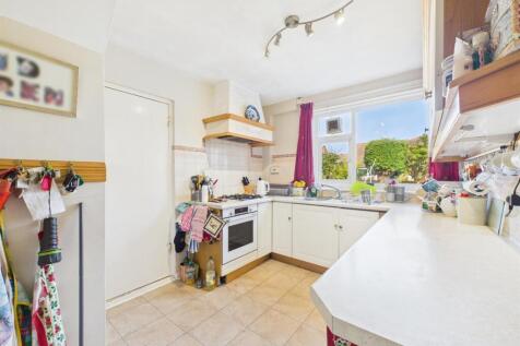 Kitchen 2.jpg