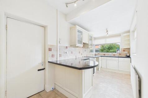 Kitchen 1.jpg
