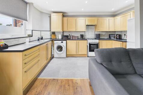 Kitchen 1.jpg