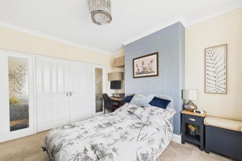 bed 1 reception 2.jpg