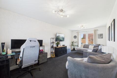 Lounge 1.jpg