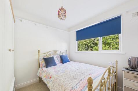 bed 2.jpg