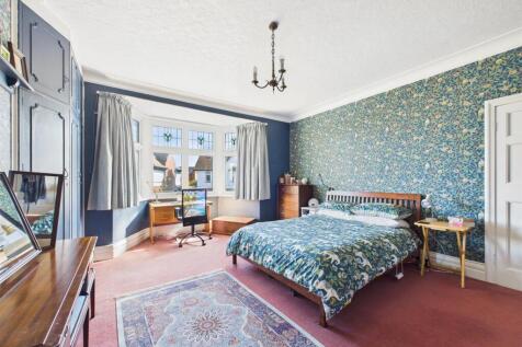 bed 1 2.jpg