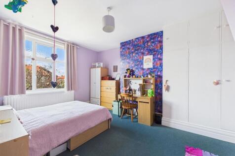 bed 2.jpg
