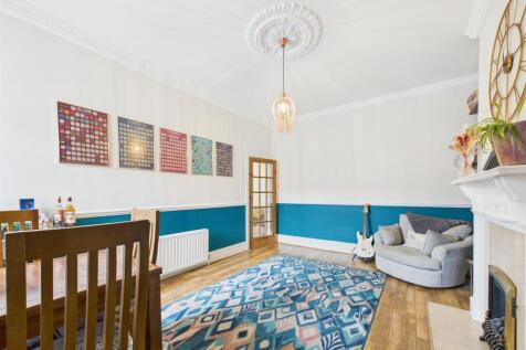 LOUNGE 2.jpg