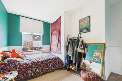 bed 1 2.jpg