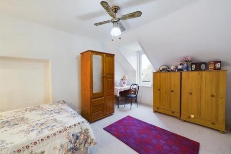 Bed 4 - 1.jpg