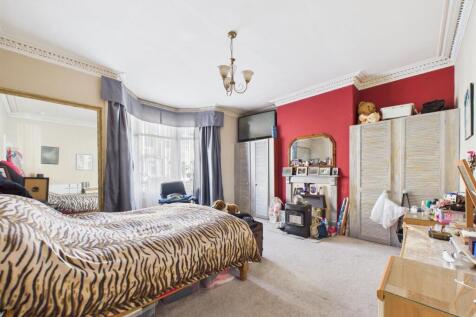 bed 1.jpg
