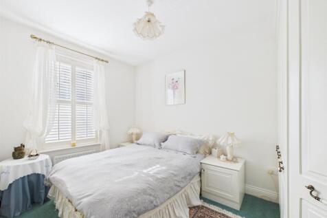 bed 1.jpg