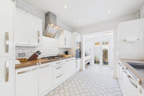 Kitchen 1.jpg
