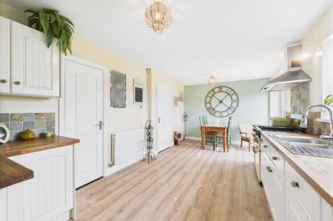 Kitchen 1.jpg