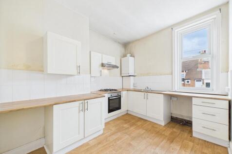 Kitchen 2.jpg