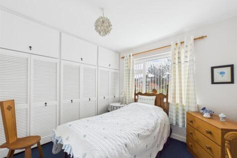 bed 2.jpg