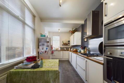 kitchen 1.jpg